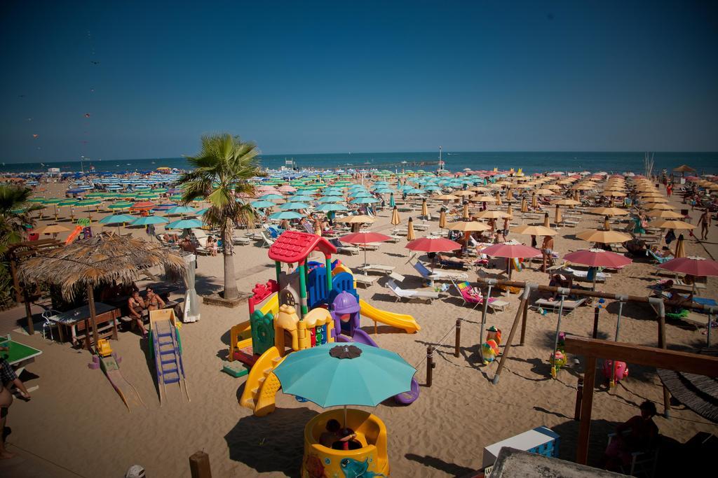 Hotel Aurea Rimini Extérieur photo