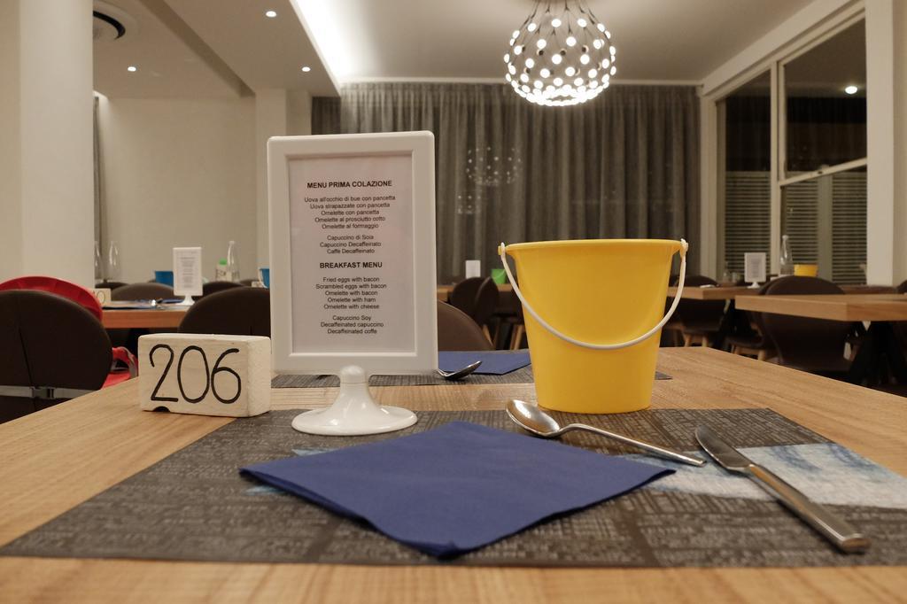 Hotel Aurea Rimini Extérieur photo