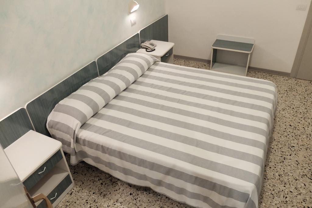 Hotel Aurea Rimini Extérieur photo